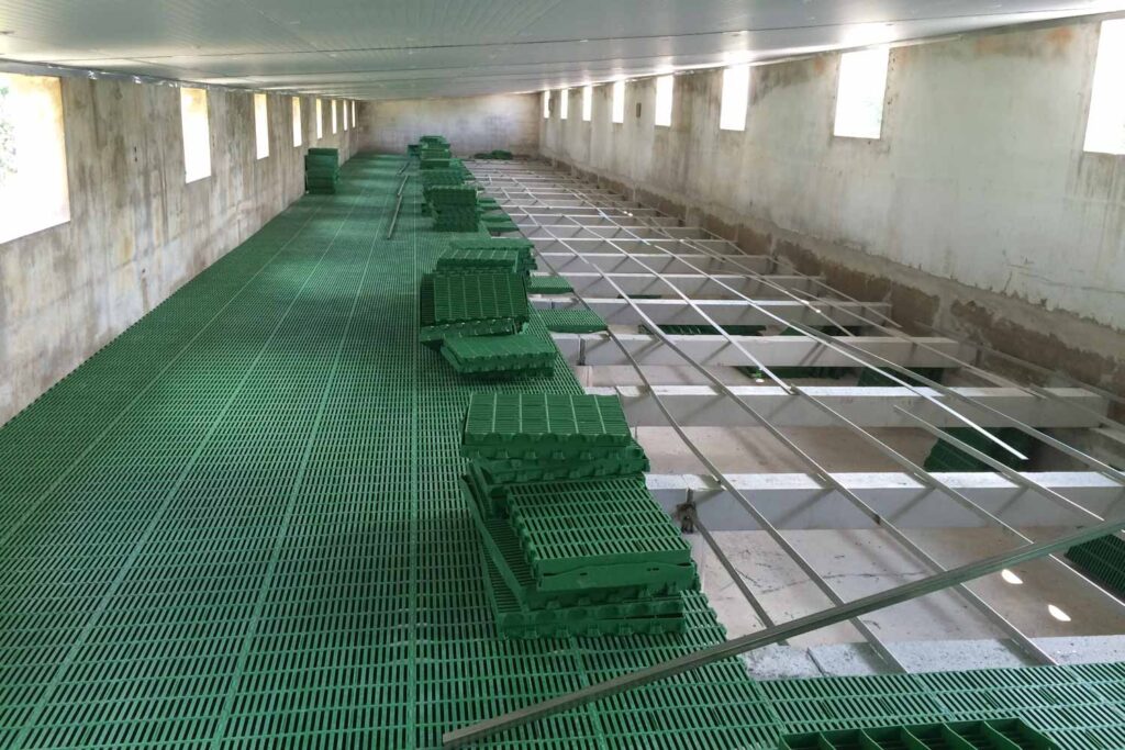 grigliati portanti in pvc per suini